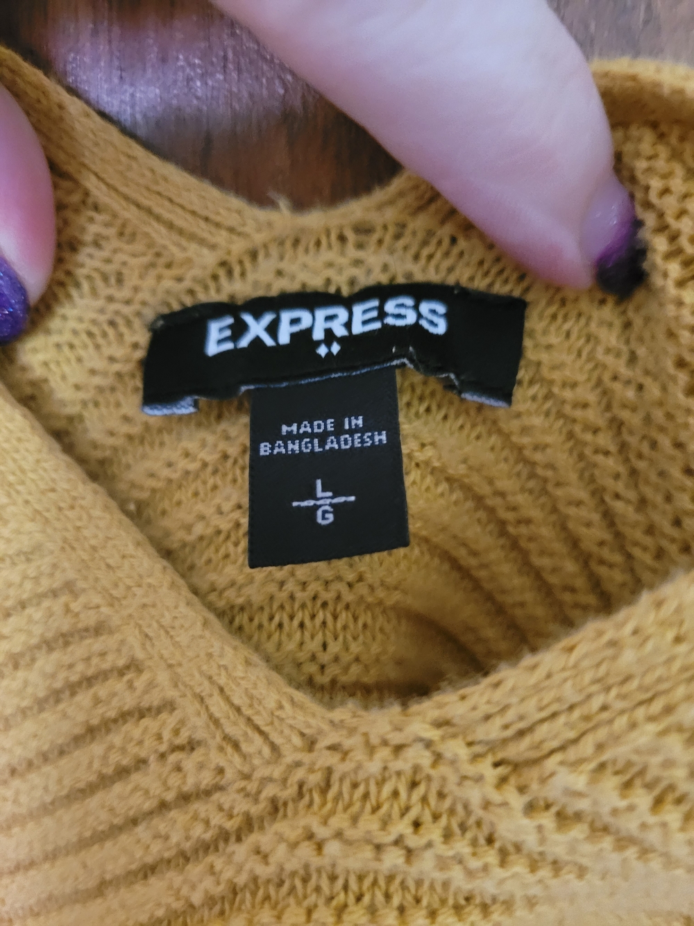Express Ribbed V-Neck Tank Top - Yellow - Picture 3 of 4